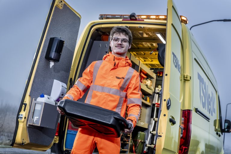 Stilstand is geen optie: waarom beschikbaarheid van materieel en een 24/7 storingsdienst het verschil maken